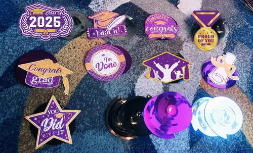 Vista 3 de Decoraciones de graduación de oro morado 2026/oro morado, decoraciones de fiesta de graduación NYU colgantes clase de 2026 púrpura para fiesta
