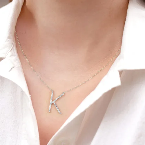 Vista 2 de Collar con colgante de plata de ley con inicial de diamante y tachonado del alfabeto de la A a la Z, joyería de regalo de amor personalizado
