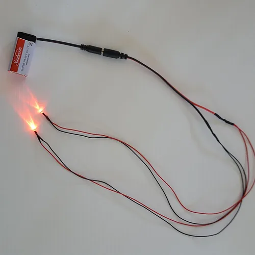 Vista 3 de Dead Head Props Ojos LED de Halloween de 24 pulgadas con controlador de micro efectos para máscaras, calavera y accesorios (azul con enchufe de 12 V)