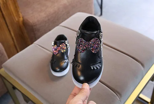 Vista 4 de Zapatos deportivos para niños y niñas de 1 a 6 años con luz LED de cristal y lazo luminoso, cálido para invierno