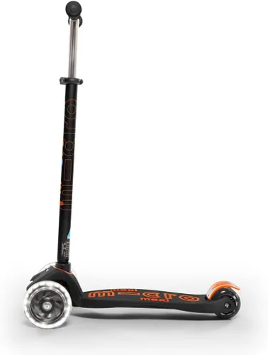 Vista 2 de Micro Kickboard – Maxi Deluxe LED – Monopatín pequeño de tres ruedas, inclinado a girar, diseño suizo para niños con ruedas con luces LED activadas