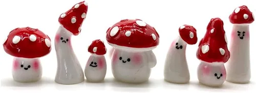Vista 2 de Aliotech 7 Piezas Mini Hongos Rojos Manualidades Hongos para Pequeño Jardín de Hadas Pequeña Decoración de Hongos de Resina Falsos Estatua