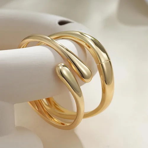 Vista 7 de Brazaletes de oro, para mujer, modernos, chapados en oro de 18 quilates, juego de brazaletes gruesos de oro, no se deslustra, impermeable, regalos