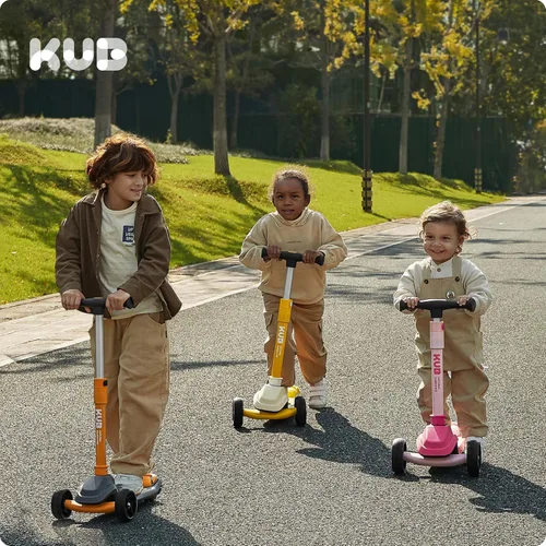Vista 7 de KUB Toddler Scooter for Kids Ages 2+, 3 Wheel Kick Scooter with LED Light-Up Wheels, Adjustable Height Handlebar, Lean-to-Steer, Anti-Slip Deck