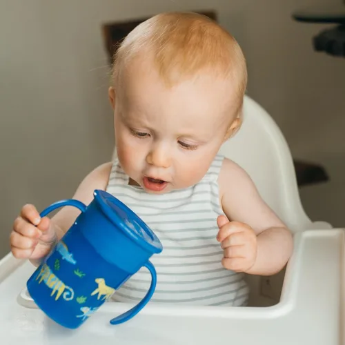 Vista 9 de Dr. Brown's Milestones™ Cheers360™ Taza, azul, de 7 oz (Paquete de 3)