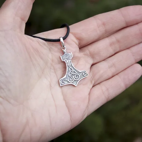 Vista 8 de 925 Sterling Silver Thors Hammer Necklace Handmade Replica - Mjolnir Pendant Necklace with Triquetra - Celtic Norse Nordic Viking Jewelry for Men