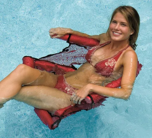 Vista 2 de Fideos Flotantes Fun Seat - 28" - Rojo y Negro