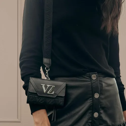Vista 2 de VELEZ Cartera pequeña para mujer – Cartera negra de cuero de grano completo – Cartera triple con bloqueo RFID – Cartera delgada con monedero, Negro