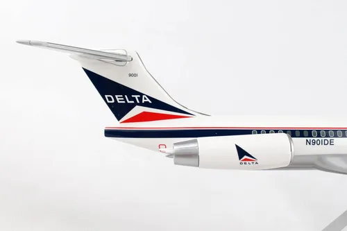 Vista 4 de Daron Skymarks Delta MD-80 Widget Livery - Kit de modelo con soporte de madera (escala 1/100)