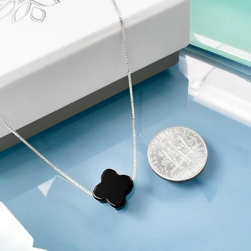 Vista 3 de Collar de trébol de ónix negro para mujer, cuentas de trébol de ónix negro en cadena de plata de ley, collar de gargantilla de buena suerte
