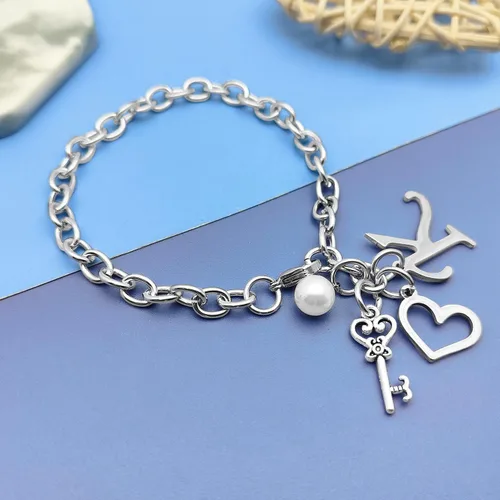 Vista 5 de Pulseras con inicial de la A a la Z, regalo para mujeres y niñas, pulsera de cadena de acero inoxidable con 26 letras del alfabeto, regalos