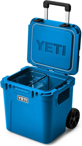 Vista 3 de YETI Roadie 48 - Hielera con ruedas y mango retráctil de periscopio