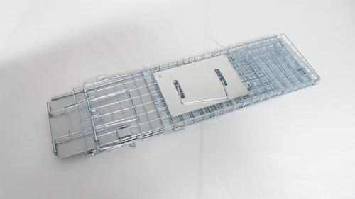 Vista 2 de Trampa plegable de metal para animales vivos (24 x 7 x 8 pulgadas), jaula de captura y liberación humana para animales pequeños, ardillas, conejos