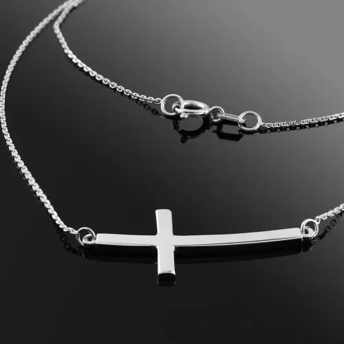 Vista 4 de Collar de plata de ley 925 curvada con cruz lateral con cadena Rolo - Elección de longitud