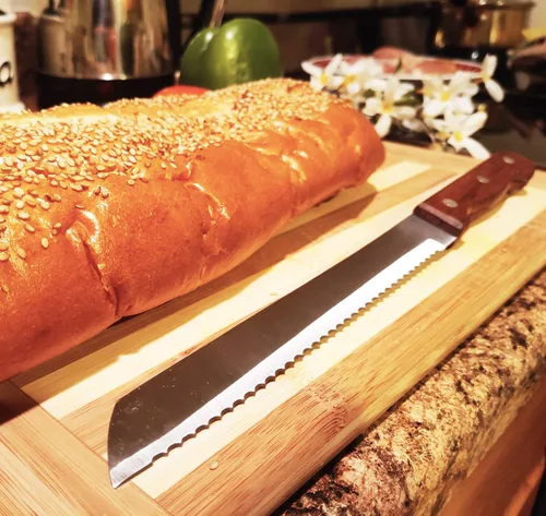 Vista 3 de Uniware Cuchillo de pan de acero inoxidable con mango de madera, hoja afilada de 8 pulgadas