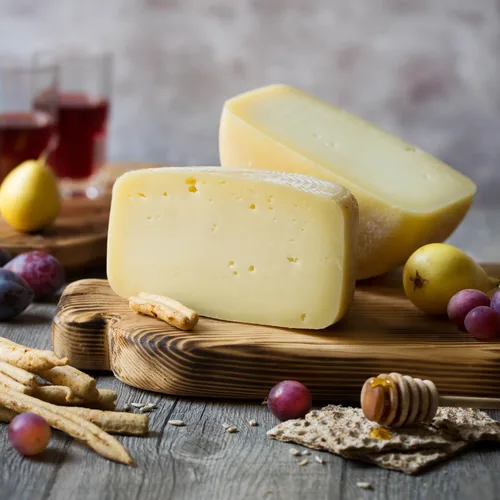 Vista 7 de Pecorino extra envejecido de Reggio Emilia Appenines 2 lbs - 0.9 kg - EMILIA FOOD LOVE Selected with love in Italy (Extra Aged, media rueda de queso)