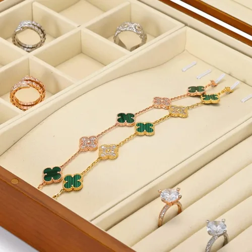 Vista 2 de IRDFWH - Caja organizadora de joyas multifunción con bandejas de madera para anillo, almacenamiento de pulseras con microfibra