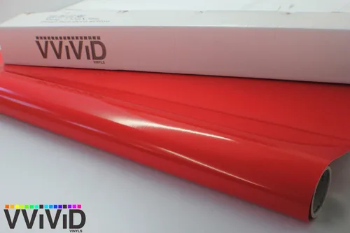 Vista 3 de VViViD rollo de vinilo para envoltura de automóvil rojo brillante con liberación de aire 3mil.