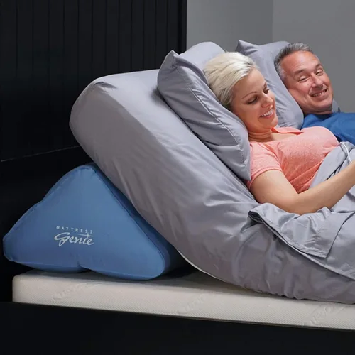 Vista 3 de Contour Mattress Genie - Cuña inflable Tamaño King, portátil, convierte cualquier cama en una alternativa de alquiler de cama de hospital