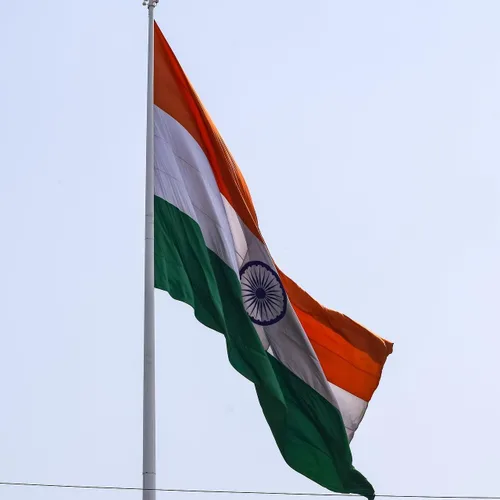 Vista 5 de Bandera de la India de 10 x 15 pies, banderas nacionales indias con 3 ojales de latón, 4 costuras y poliéster de alta calidad.