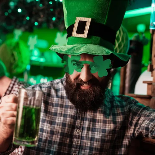 Vista 5 de Shitailu 4 lentes de sol de trébol del día de San Patricio gafas irlandesas gafas de trébol de cuatro hojas leprechaun verde para niños y adultos