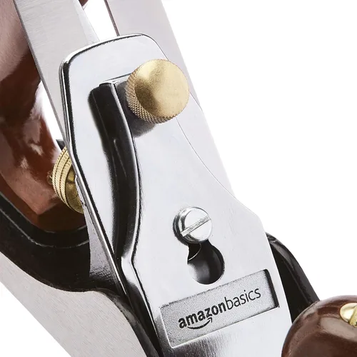 Vista 2 de Amazon Basics No.4 Banco de alisado de precisión universal ajustable plano de mano con hoja de 2 pulgadas y asas de madera