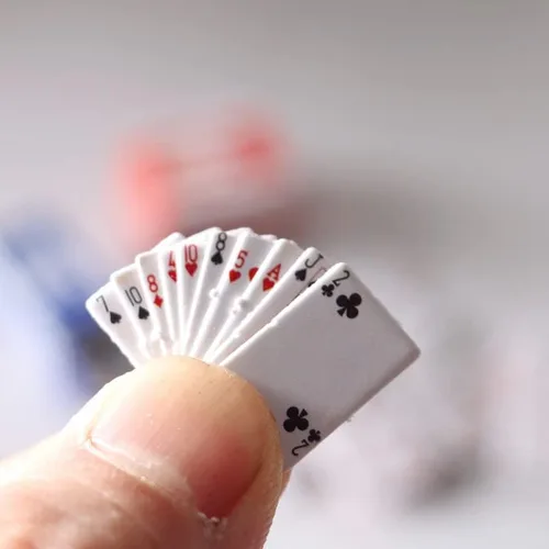 Vista 4 de Accesorios de decoración de casa de muñecas, adorno de casa de muñecas 1:12, juego de mini cartas con 2 cajas