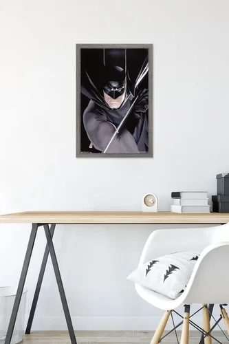Vista 6 de Trends International DC Comics Batman - Póster de pared de retrato, 14.725 x 22.375 pulgadas, versión enmarcada de madera de granero
