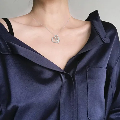 Vista 2 de Collares con inicial de corazón para mujer, collar con inicial infinita para regalos de adolescentes y niñas