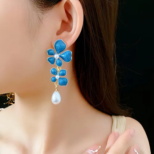 Vista 3 de Aretes de flores plateadas medievales vintage para mujer, hipoalergénicos