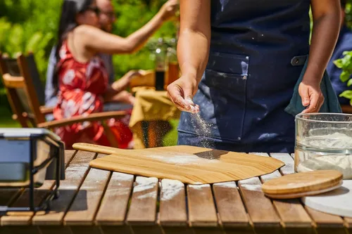 Vista 9 de Ooni Pala de pizza de madera de bambú de 12 pulgadas, espátula de pizza de 12 pulgadas, tabla de cortar pizza de madera, accesorios para horno