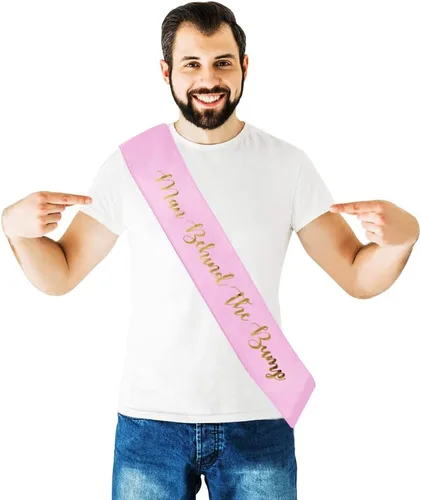 Vista 6 de Divertida banda para baby shower con texto en inglés "Man Behind The Bump" para papá futuro, decoración de fiesta de baby shower, suministros
