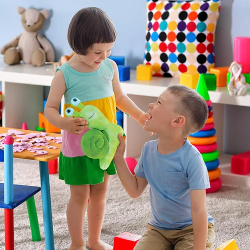Vista 6 de DolliBu - Peluche de caracol verde, súper suave, lindo juguete de peluche realista para niños y niñas, adorable juguete de peluche para bebés, niños