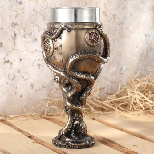 Vista 5 de Copas de resina Steampunk Latón Pulpo Agarrando Bathysphere Cubilet 3.5 X 7.25 X 3.5 Pulgadas Bronce