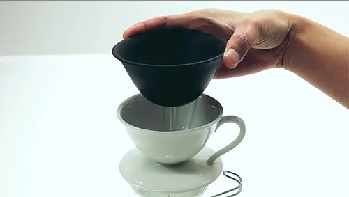 Vista 4 de Gotero de café japonés de cerámica y filtro reutilizable, porcelana Arita