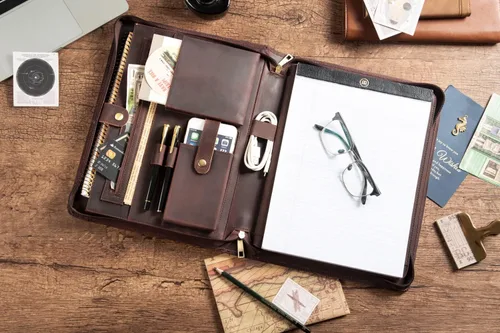 Vista 8 de AZXCG Portafolio de cuero para hombre, hecho a mano, con cremallera, organizador de documentos de negocios para cuaderno tamaño carta A4, funda
