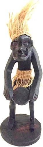 Vista 6 de OMA Estatua primitiva de Tiki Man tocando tambores Tiki Bar Estatua tribal Decoración del hogar, marca única, federal (TM)