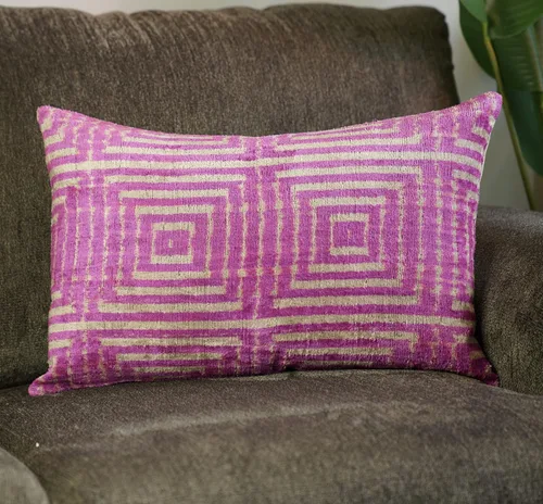 Vista 7 de Cojín decorativo hecho a mano con funda de cojín rellena, patrón de laberinto rosa, funda de cojín lumbar de seda de terciopelo suave para sala