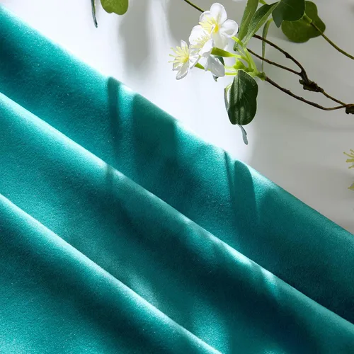 Vista 88 de GIGIZAZA Juego de 2 fundas de almohada doradas de terciopelo de 20 x 20 pulgadas para sofá Almohadas para sofá, tela texturizada suave de 9.88
