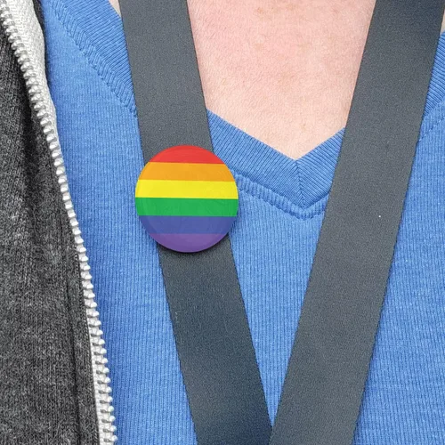 Vista 5 de Buttonsmith Botones Rainbow and Pride - Fabricado en los Estados Unidos - Union Made