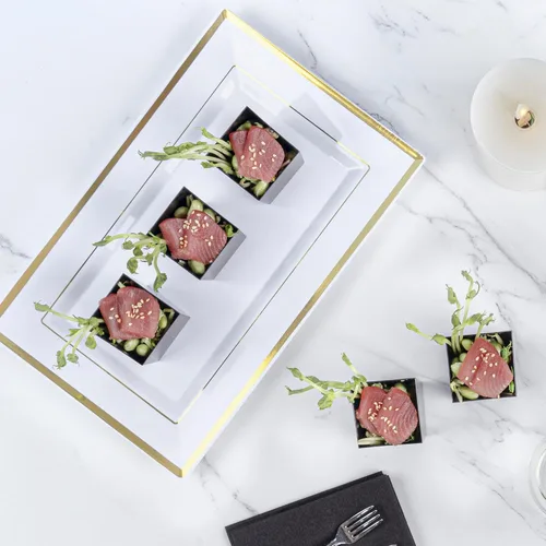 Vista 6 de Restaurantware Tazas de aperitivo de 3 onzas, 100 tazas inclinadas – Desechables pequeñas tazas de postre de plástico negro para mousses parfaits