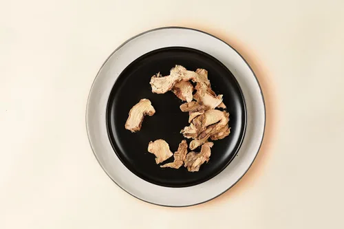 Vista 3 de Soeos Rodajas de Galangal 6 Onzas, Verificado Sin OMG, Kosher, Gran Galangal - Alpinia Galanga, Perfecto para Sopas Tom Yum y Tom Kha, Producto