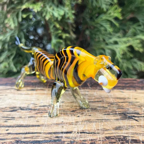 Vista 5 de Figura de tigre de cristal – Miniatura soplada a mano estilo Murano – Estatua de cristal de arte para escritorio o estante – Adorno coleccionable