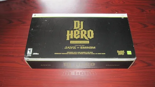 Vista 9 de PS2 DJ Hero Bundle with Turntable