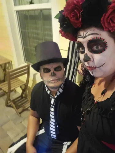 Vista 4 de Tocado del Día de los Muertos, corona floral de rosa, velo de encaje, accesorio para disfraz de Halloween