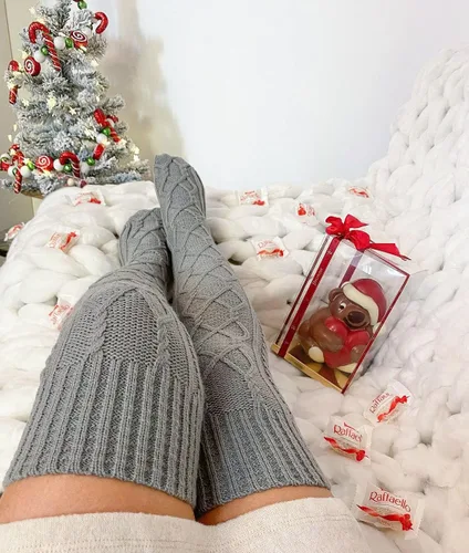 Vista 8 de Pcavin Calcetines altos hasta el muslo para mujer, calcetines de punto trenzado por encima de la rodilla, calentadores de piernas largos y cálidos