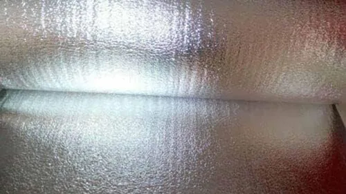 Vista 2 de Rollo de Aislamiento de Núcleo de Espuma Reflectante AD10 de 10mm Lámina de Aluminio de Doble Cara Barrera Radiante Barrera Térmica de Calor Ventana