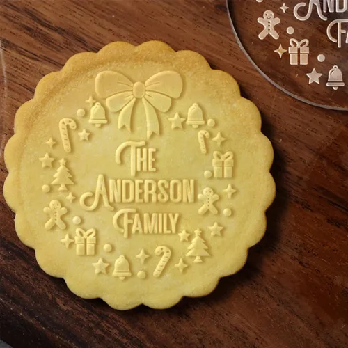 Vista 6 de Cortadores de galletas de Navidad personalizados 2023 con sello de galletas de Feliz Navidad para hornear, cortadores de galletas de azúcar