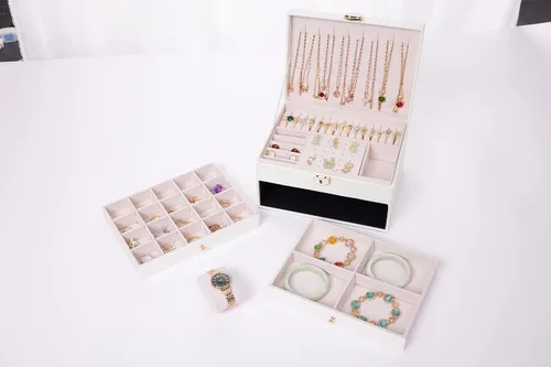 Vista 6 de Mohoeey Joyero para mujeres y niñas, organizador de joyas grande de piel sintética con 2 cajones para regalos de Navidad y Año Nuevo, color blanco