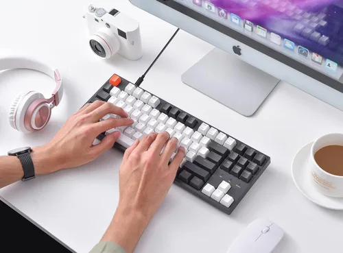 Vista 2 de Keychron Teclado mecánico C1 con cable intercambiable en caliente de 87 teclas, cable USB tipo C, teclas ABS de doble disparo, teclado mecánico TKL